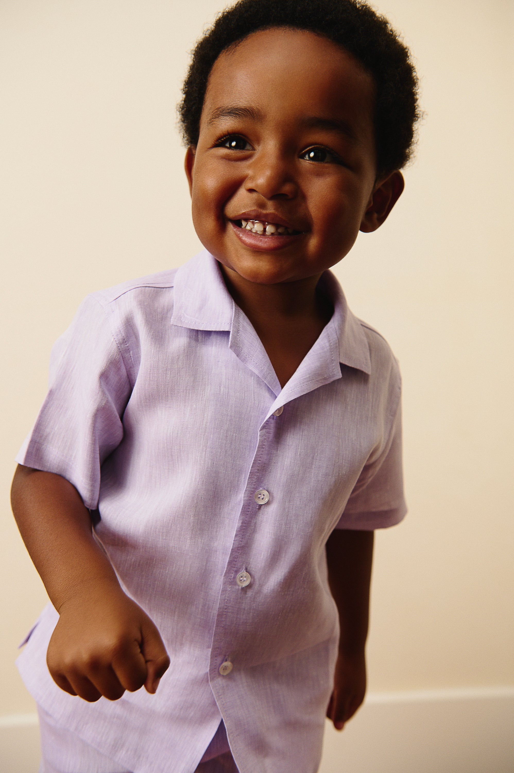 The Porto Short-Sleeve Linen Shirt in Lilac