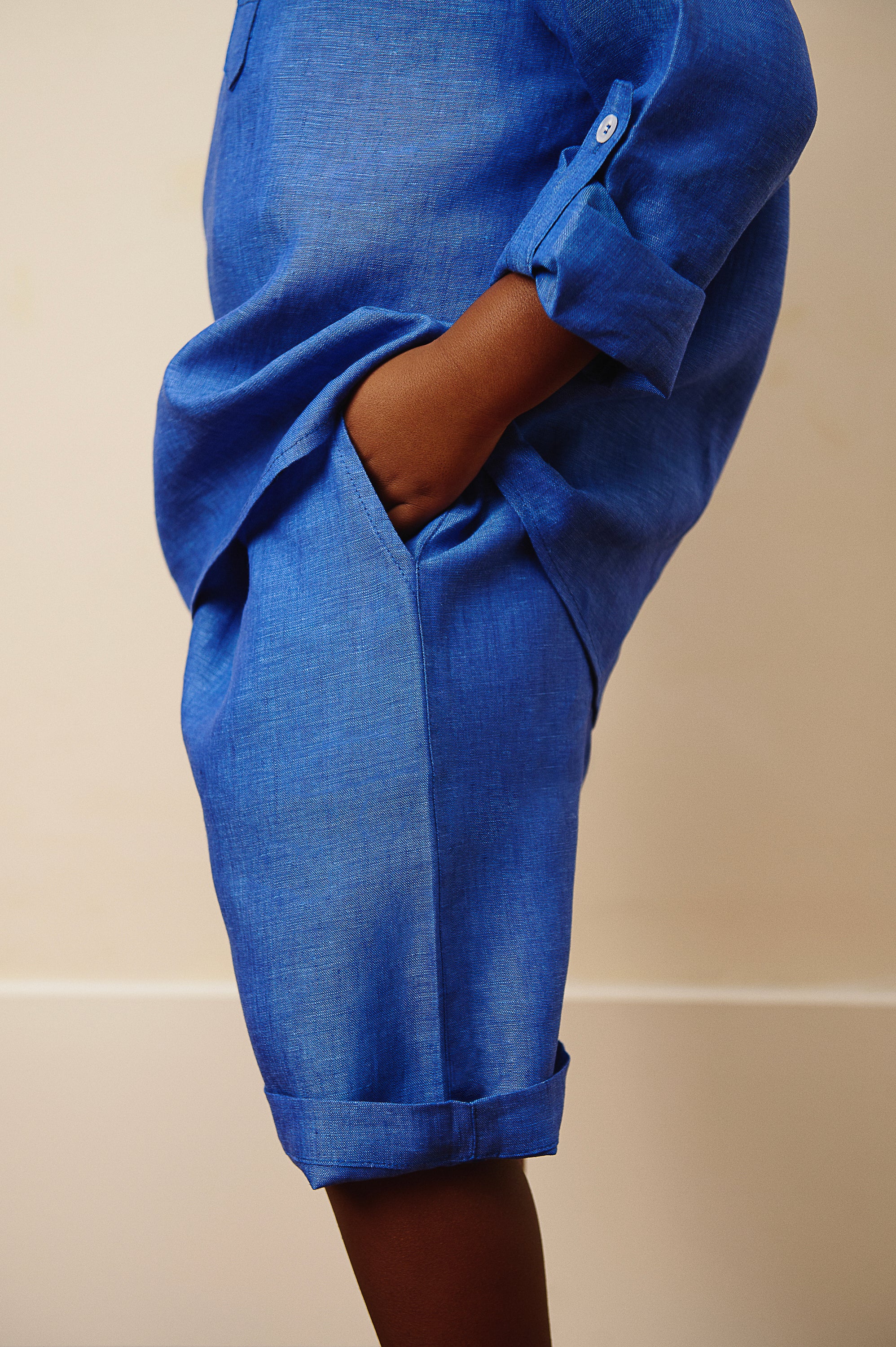 The Porto Linen Shorts in Azure Blue