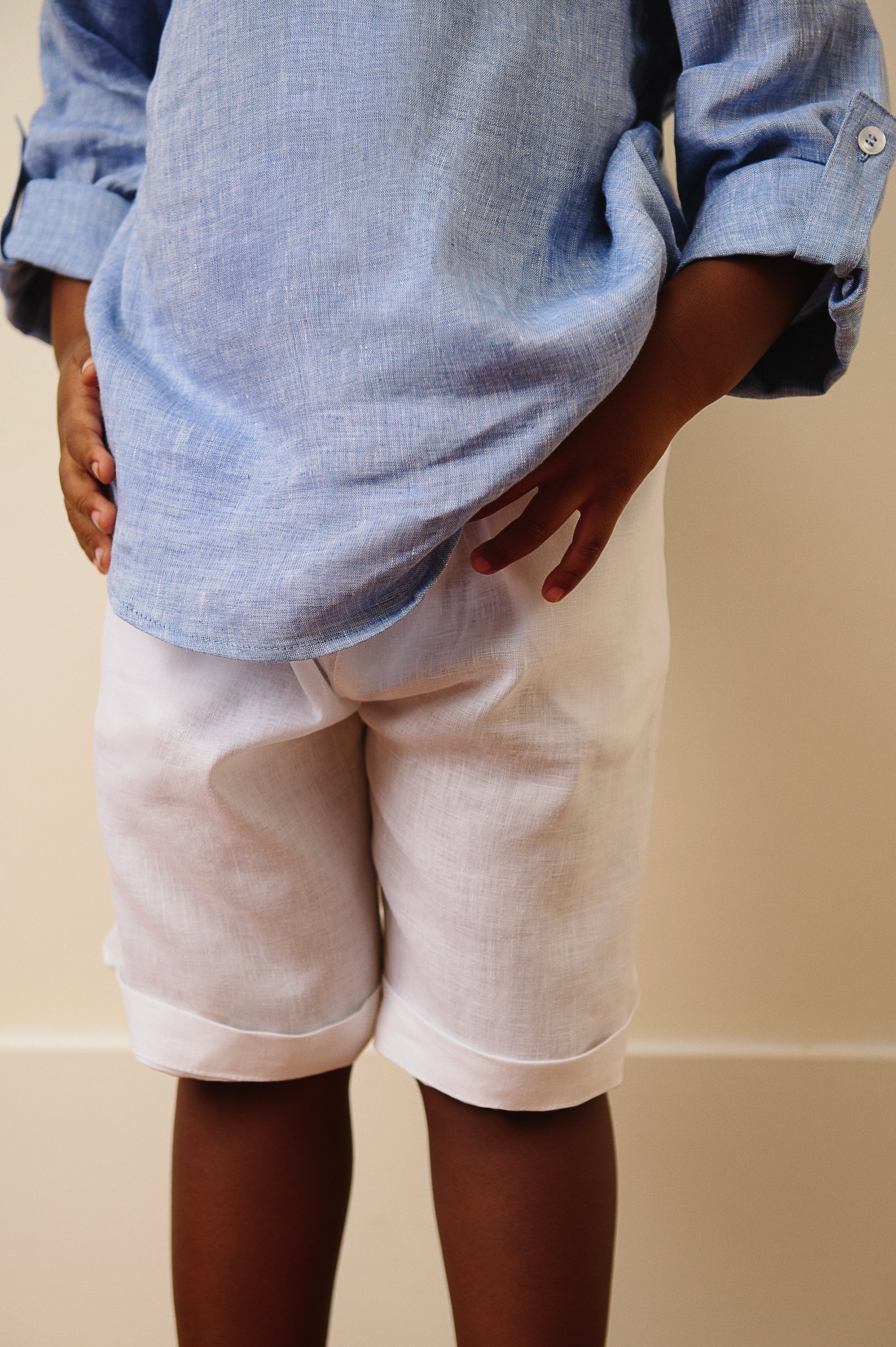 The Porto Linen Shorts in Crisp White