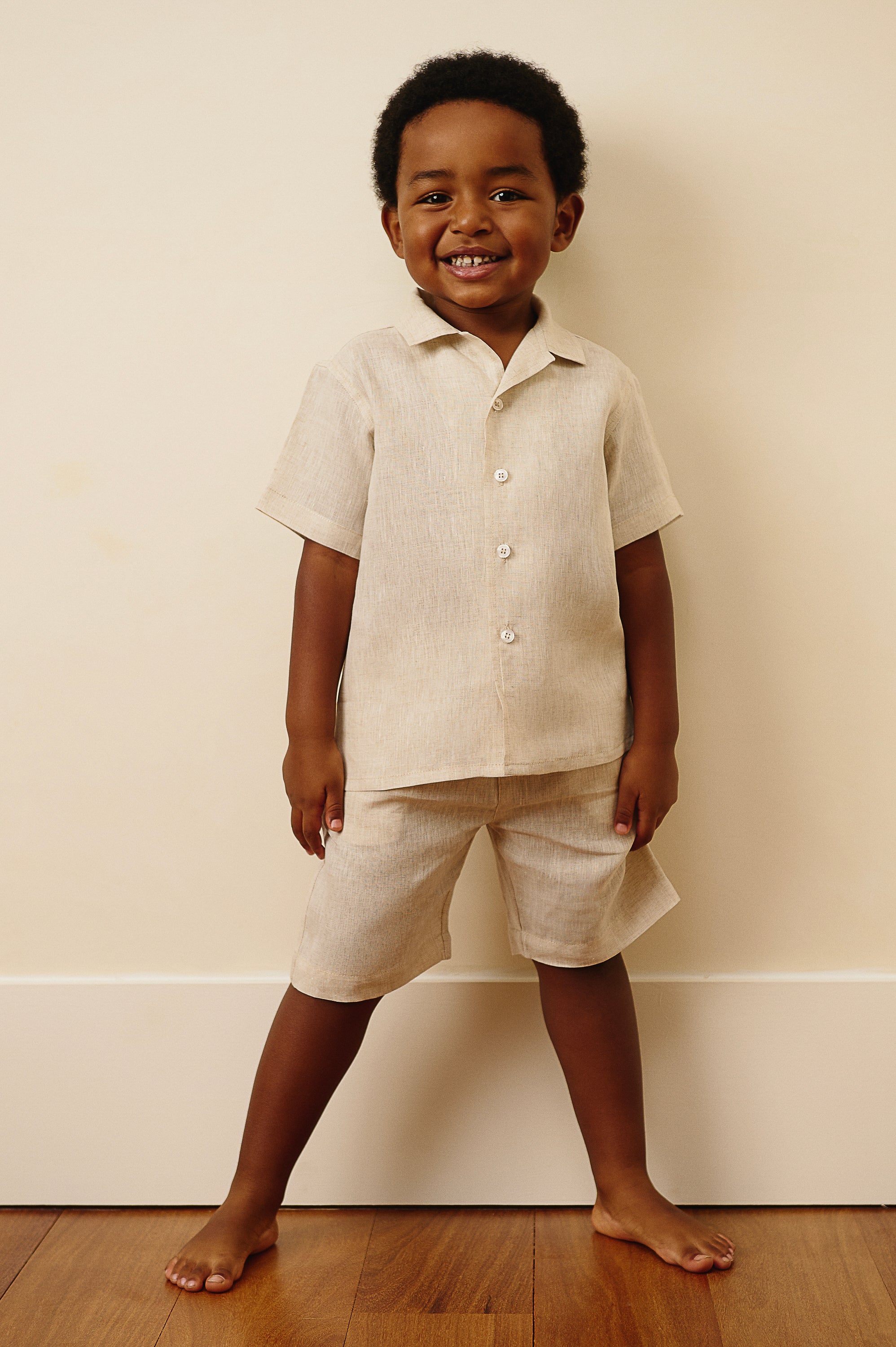 The Porto Linen Shorts in Sand