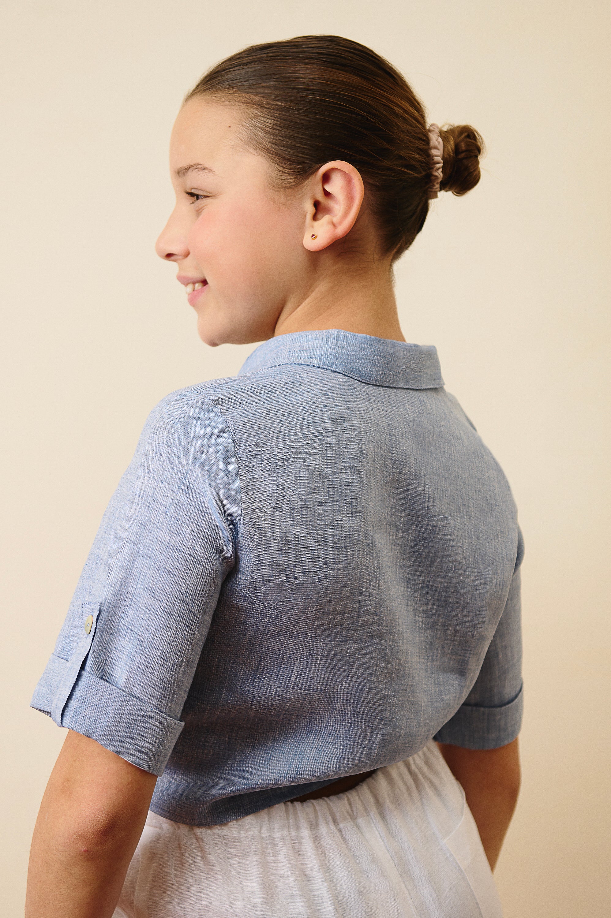 The Siena Cropped Tie Linen Shirt in Jean