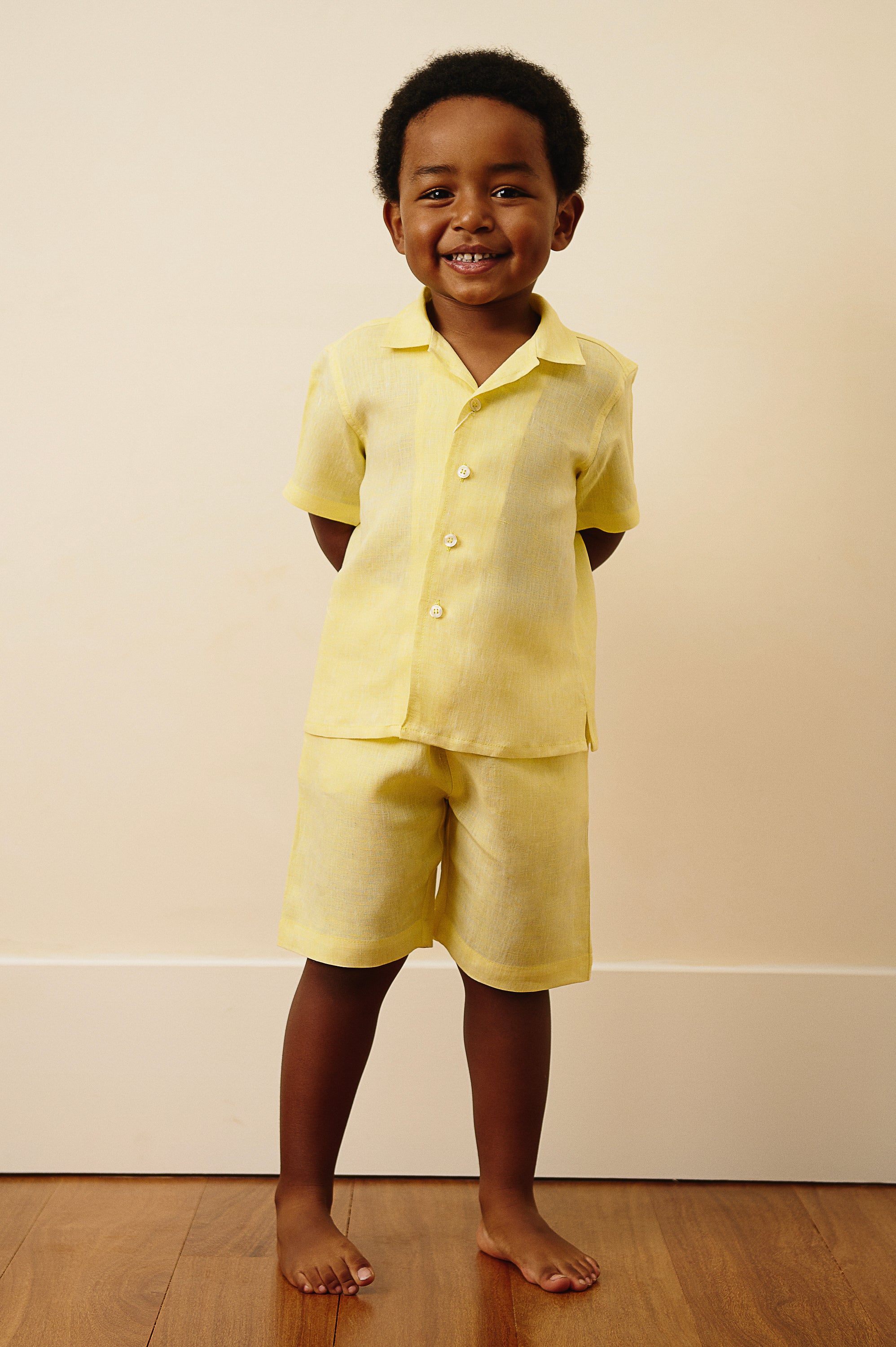 The Porto Short-Sleeve Linen Shirt in Sun Yellow